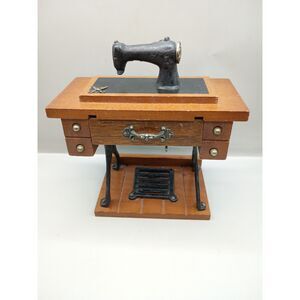 Vintage 1983 George Good Corporation Sewing Machine Music Box Tested Working